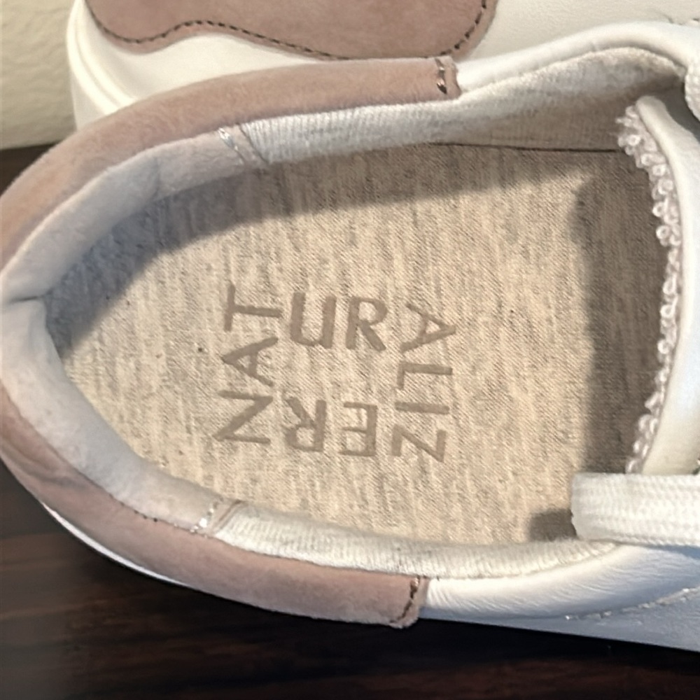 New Naturalizer brand womens Morrison 2.0 sneakers, sz 5.5 - Picture 4 of 8